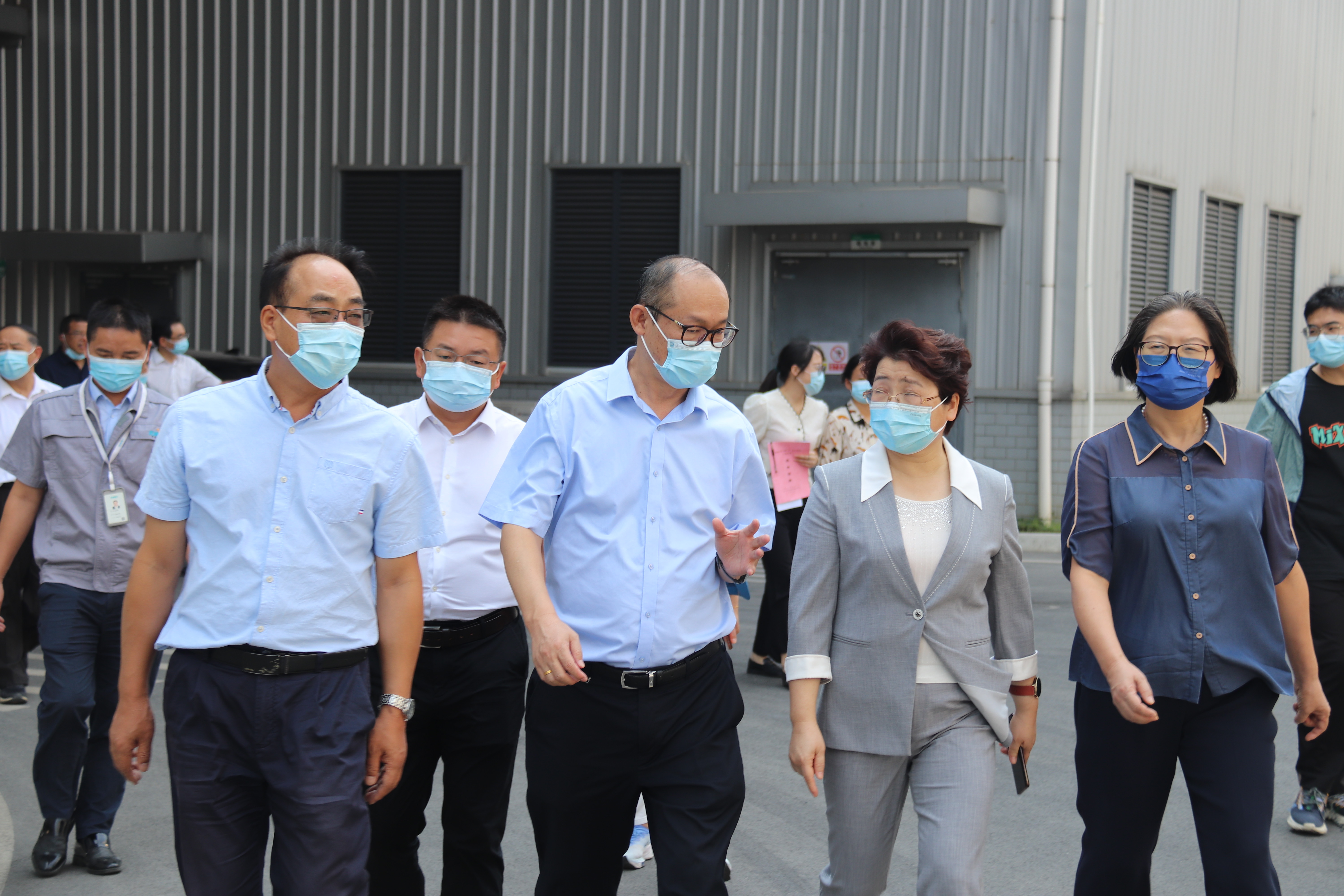 十三屆全國(guó)人大代表邵陽(yáng)小組和部分省、市人大代表2022年專(zhuān)題調(diào)研團(tuán)一行蒞臨我司調(diào)研